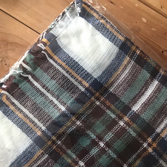 These Are The Days Blanket Scarf- White/Brown - Picture 3 of 3